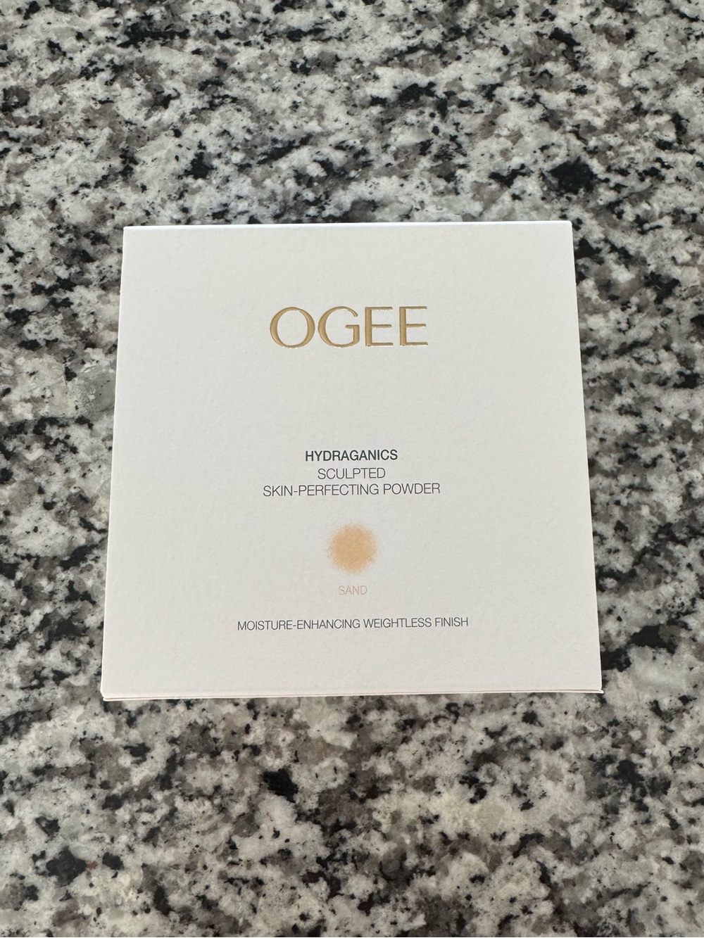 Ogee Sculpted Skin-Perfecting Powder in shade Sand